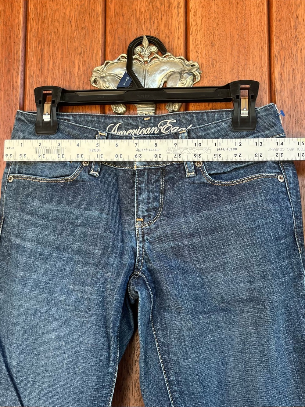 Women’s American Eagle Jeans - Picture 5 of 9